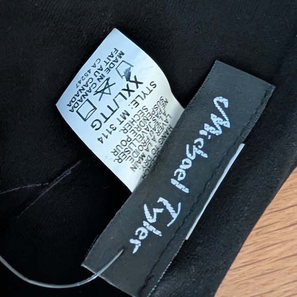 Elegant Black and Silvery Gold Patterned Dress - Picture 3 of 6